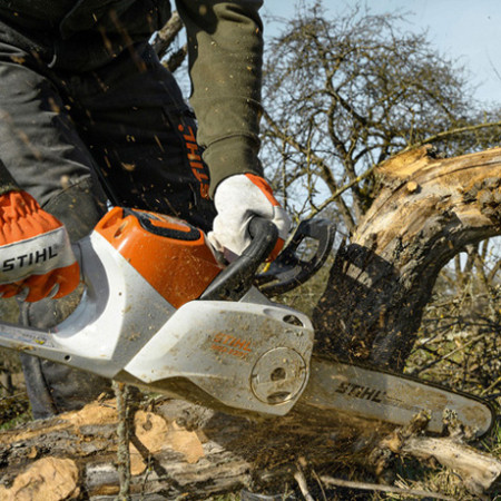 STIHL MSA 220 C-B, λαμα 40 cmΕπαναφορτιζόμενo αλυσοπρίονο χωρίς μπαταρία και φορτιστή