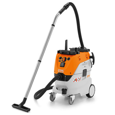 STIHL SE 133 ME Broom 